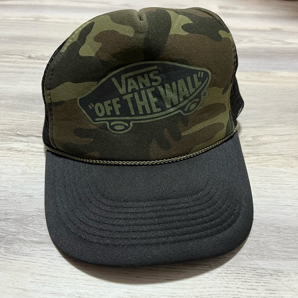 Vans Trucker Hat - Picture 1 of 3